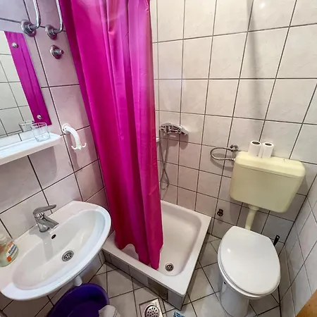 Adna Konukevi Podaca