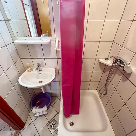 Konukevi Adna