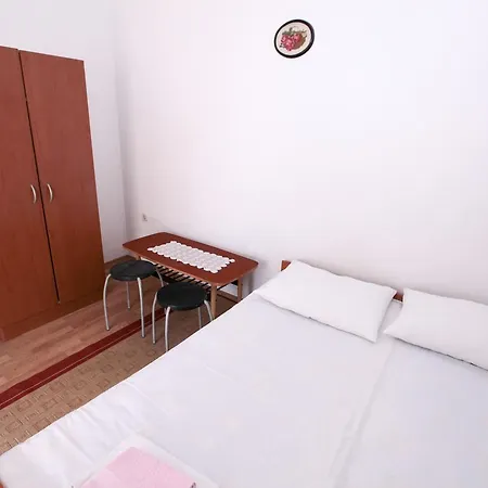 Adna بيت ضيافة بوداكا