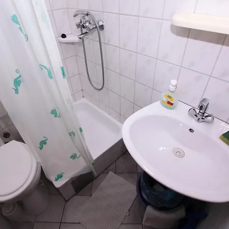 Adna بيت ضيافة بوداكا