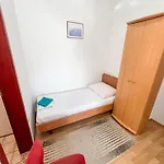 Πανσιόν Adna Podaca