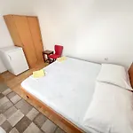 Πανσιόν Adna