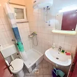 Adna Πανσιόν Podaca