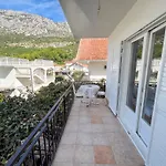 Adna Πανσιόν Podaca