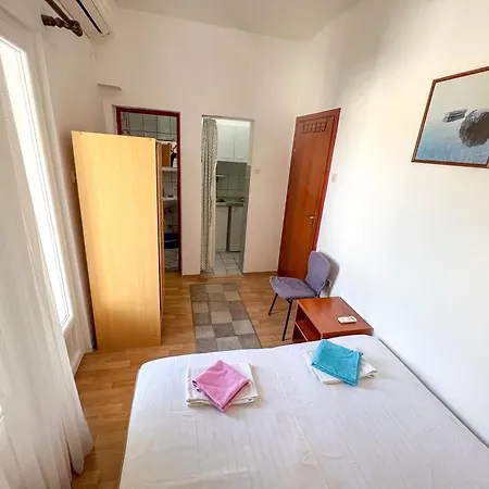 Adna Πανσιόν 3*